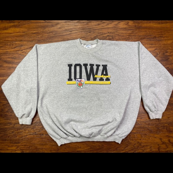 vintage iowa hawkeye sweatshirt